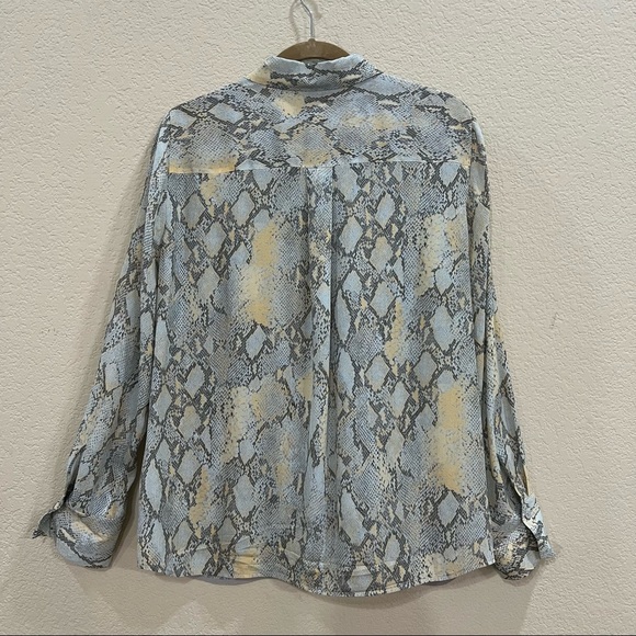 Lafayette 148 Scottie Python Snake Print 100% Silk Button Up Blouse Sz M Party - Picture 4 of 10